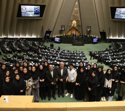 دانشجویان حقوق دانشگاه مدنی میهمان مجلس