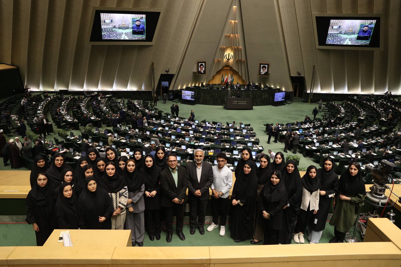 دانشجویان حقوق دانشگاه مدنی میهمان مجلس