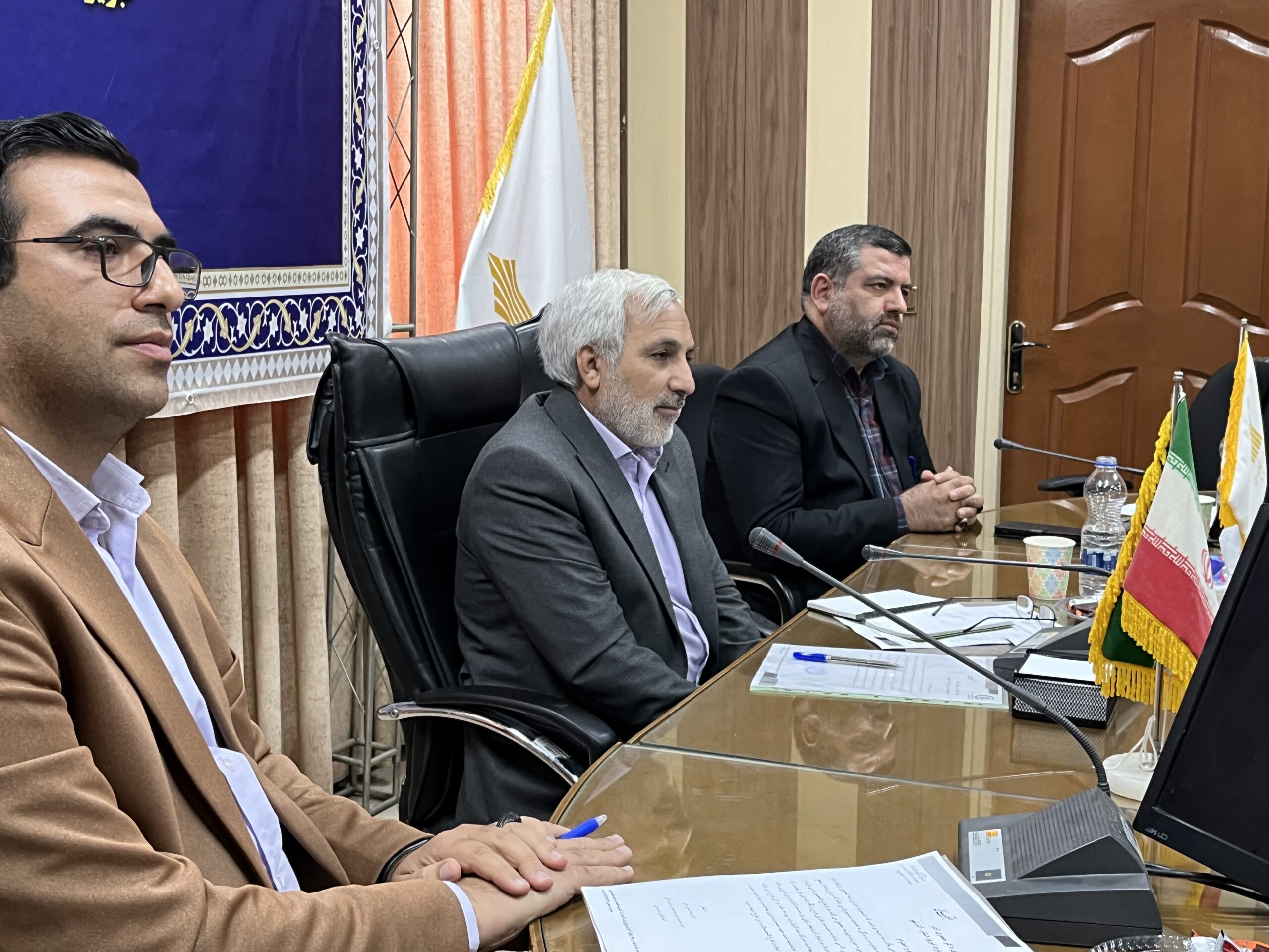 نشست تخصصی دکتر جعفری‌آذر با نهادهای استانی درباره ساماندهی و تقویت جایگاه شغل مددکاری اجتماعی