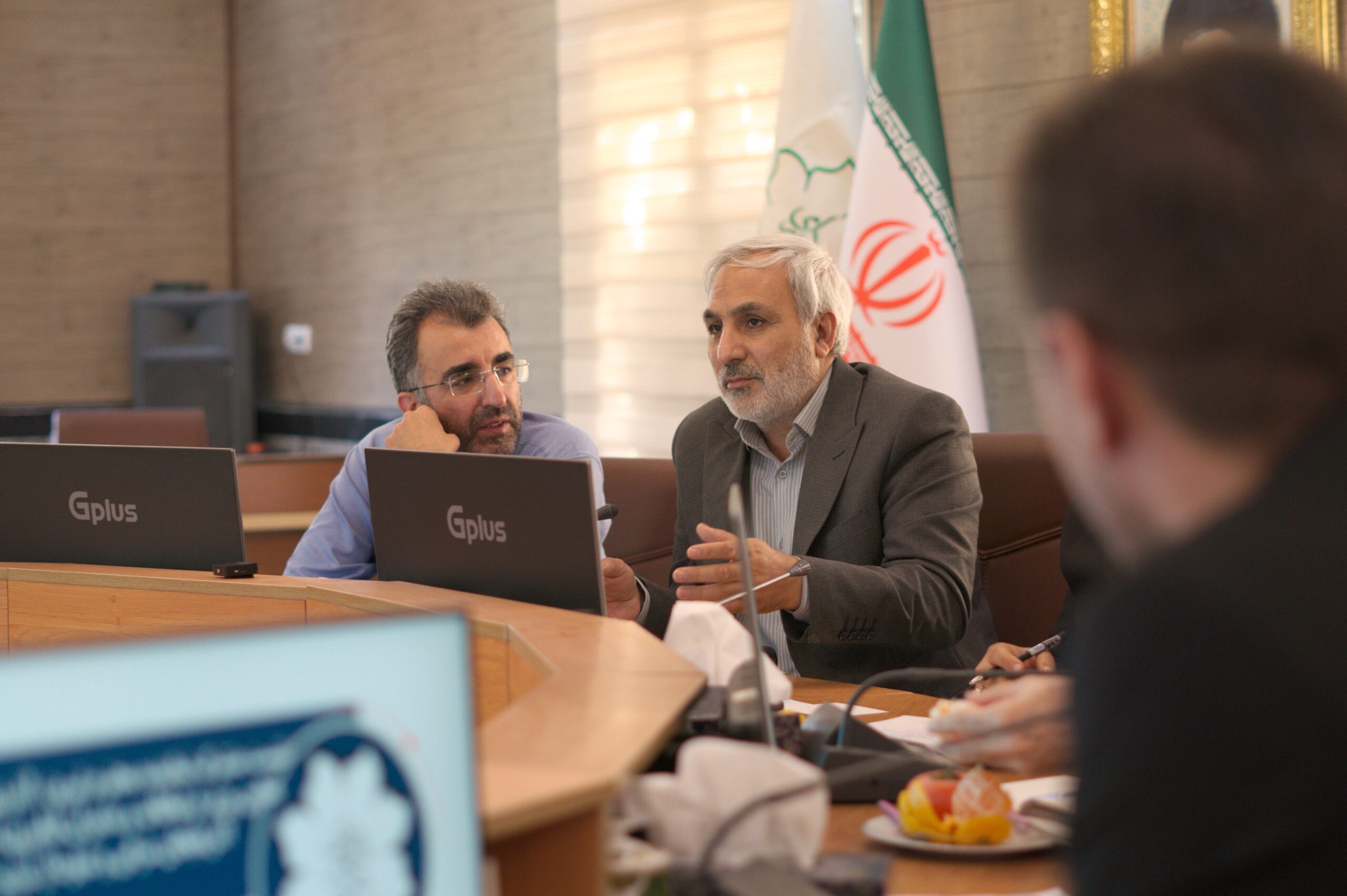 جلسه بررسی مشکل آنتن‌دهی تلفن همراه در سطح شهر و مناطق مختلف